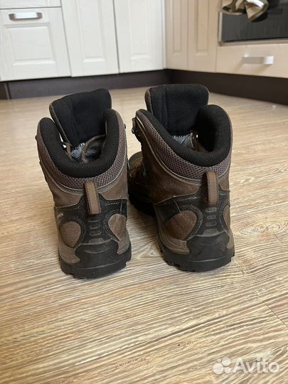 Трекинговые ботинки Salomon