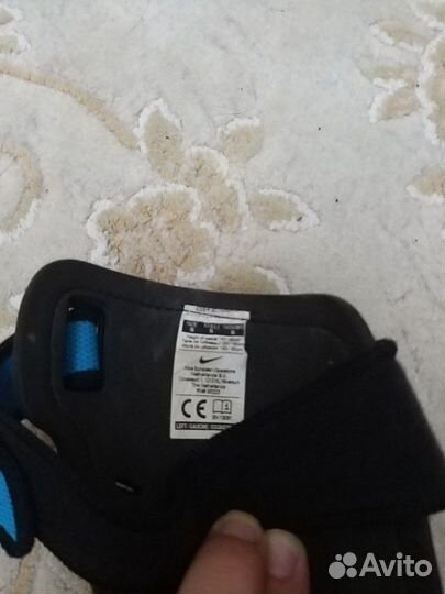 Щитки футбольные