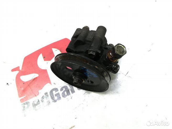 Насос гидроусилителя руля Toyota Hiace LH114L 2L