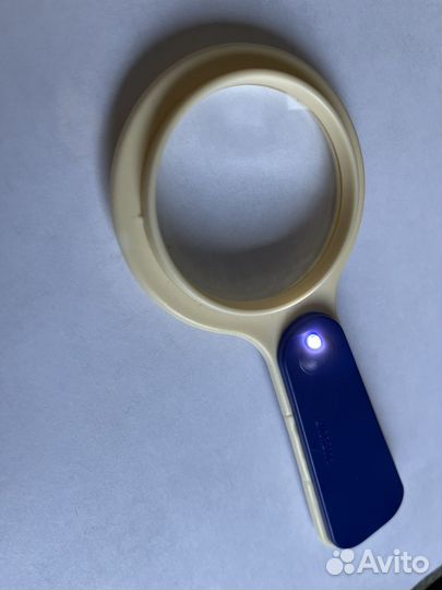 Увеличительное стекло с подсветкой (лупа)
