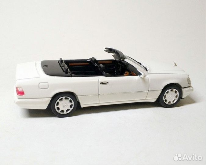 Mercedes-Benz E320 кабриолет 1/43 Herpa Б.2484