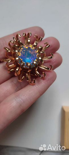 Брошь Sara Coventry. 