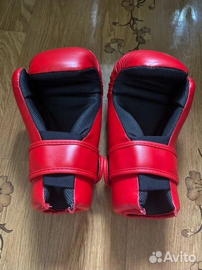 Перчатки для единоборств