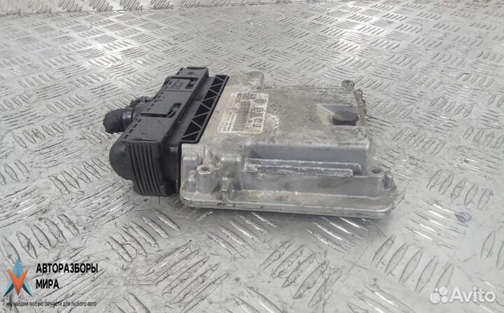 Блок управления двигателем Skoda Octavia 2 (A5)