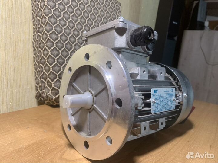 Трёхфазный асинхронный двигатель siti