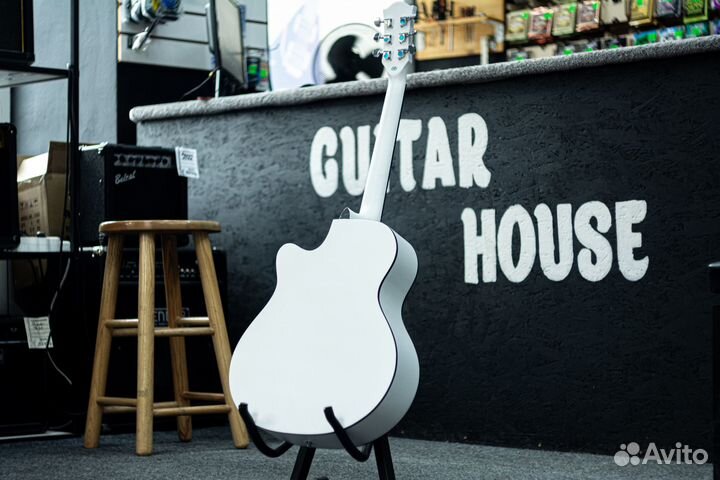 Акустическая гитара