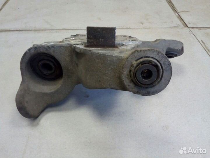 Кулак поворотный задний правый Volvo S80