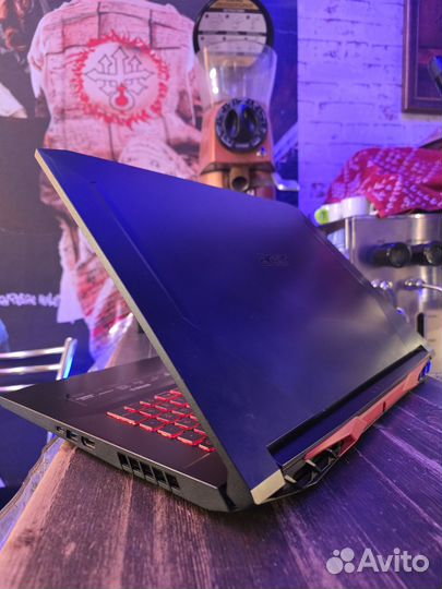 17,3 acer nitro (GTX1650ti/16/512/Core i5)