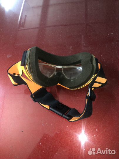 Горнолыжные очки, перчатки