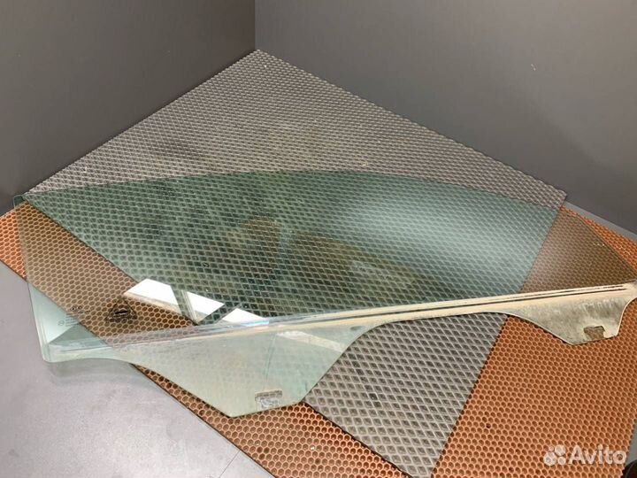 Стекло передней правой двери Kia Pro ceed ed 08-12