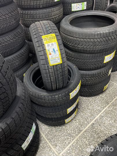 Sonix Snowrover 868 205/50 R17