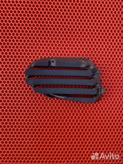 Левая заглушка птф mitsubishi carisma дорестайлинг