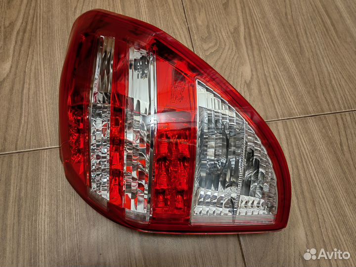 Задний фонарь (правый, левый) RAV4 3 поколения