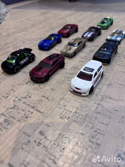 Коллекционные машинки Hot Wheels