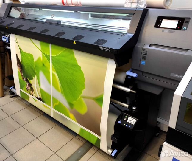 Широкоформатная печать баннеров самоклейки постер