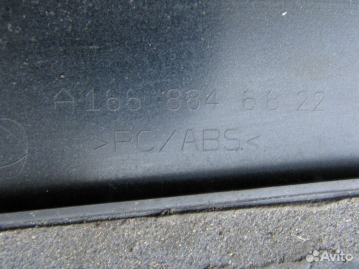 Mercedes W166 GL накладка крыла заднего правого