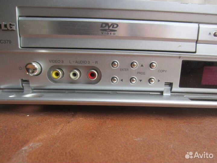 DVD/VHS-плеер LG DC379