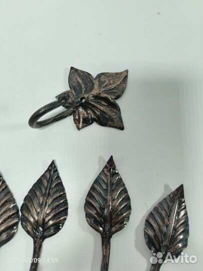 Крючки для интерьера