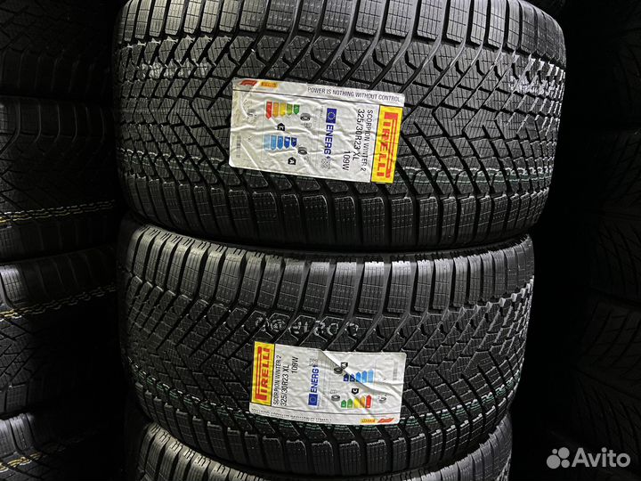 Pirelli Scorpion Winter 2 325/30 R23 и 285/35 R23 107W