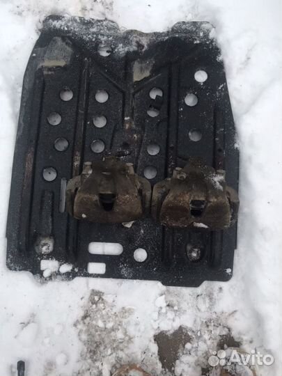 Суппорт передний правый Opel Astra H 1.4