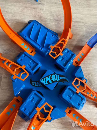 Hot Wheels трек