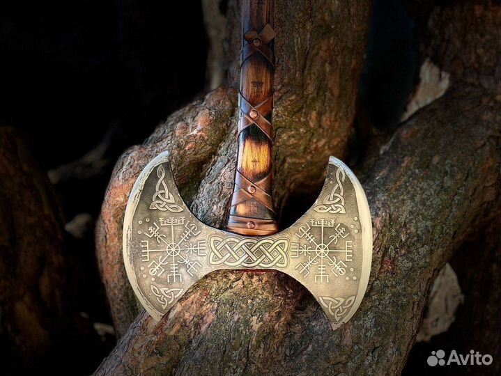 Кованый топор двусторонний Шлем ужаса
