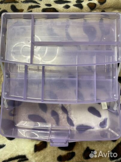 Чемодан пластиковый маникюрный
