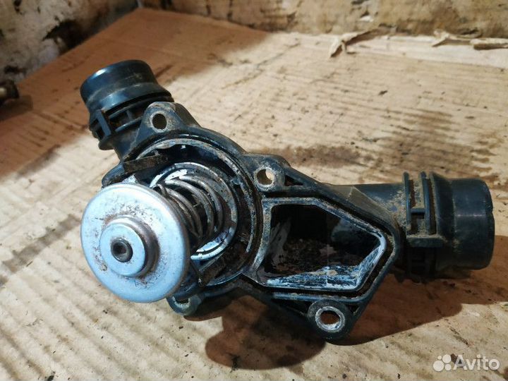 Корпус термостата BMW X3