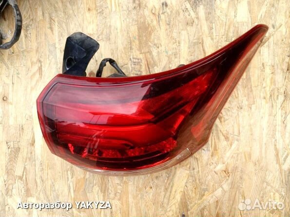 Фонарь внешний правый Митсубиши Аутлендер 3 рест