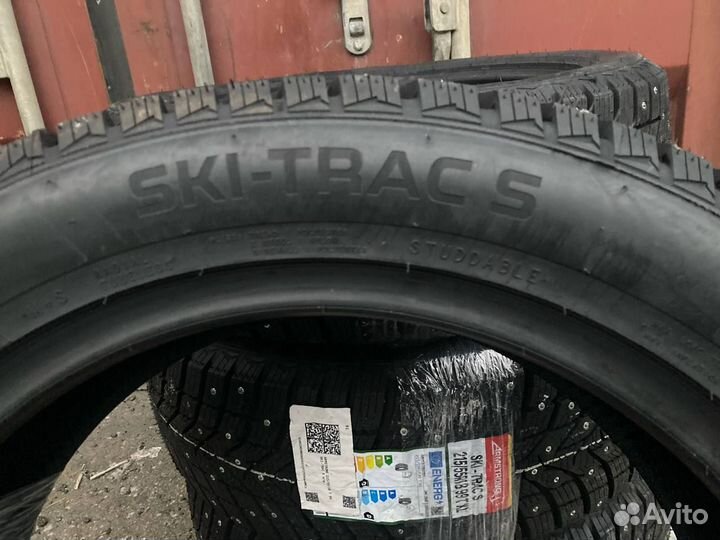 Armstrong Ski-Trac S 215/60 R16 99T