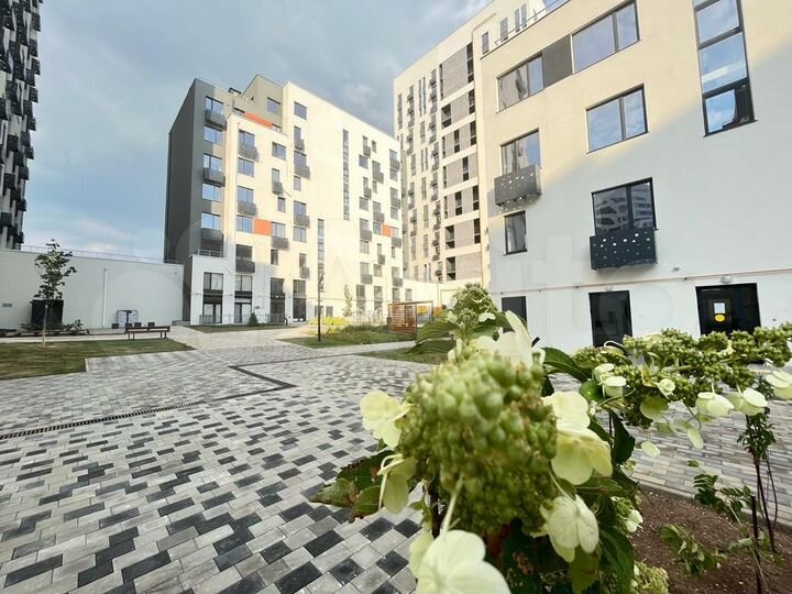 2-к. квартира, 71 м², 1/8 эт.