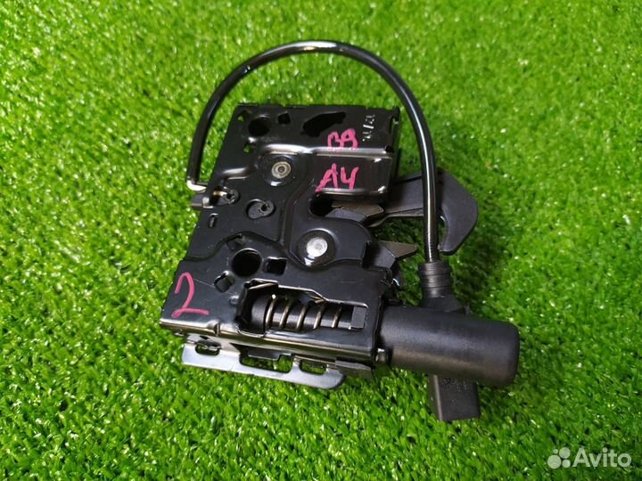 Замок капота Audi A4 B9