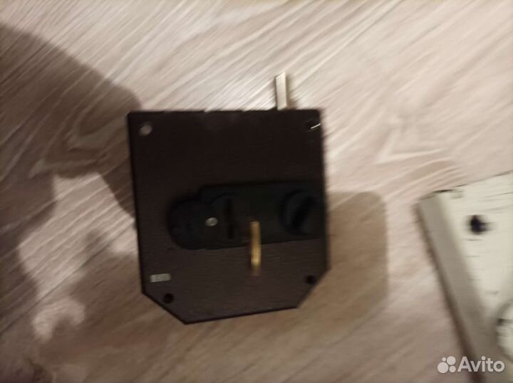 Замок накладной эльбор