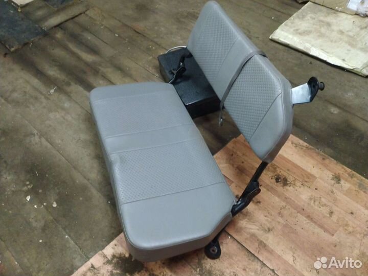 Сиденье третий ряд land cruiser 105