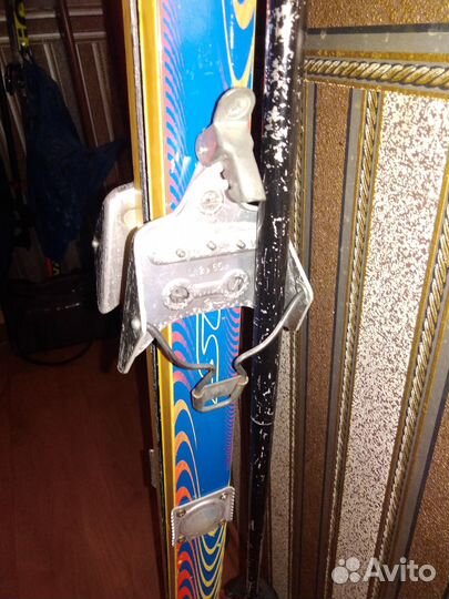 Лыжи с палками и ботинками 36р