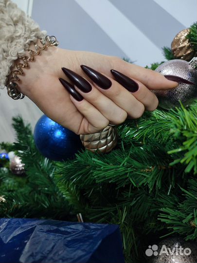 Модель на маникюр и педикюр