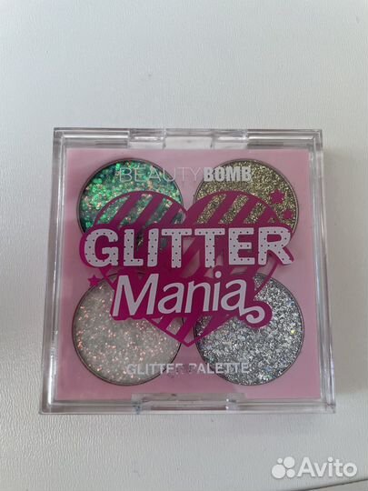 Глиттерот beauty bomb