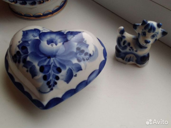 Фарфоровая посуда гжель