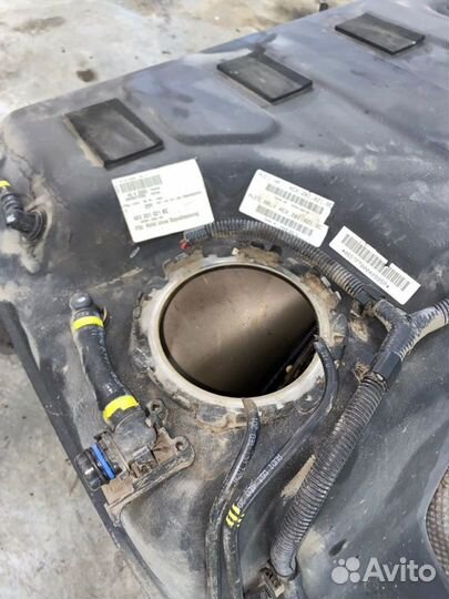 Бензобак Audi A8 D3 BVJ 4.2 FSI 2007