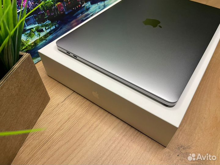 Macbook Pro 13 2019 256 Отличный