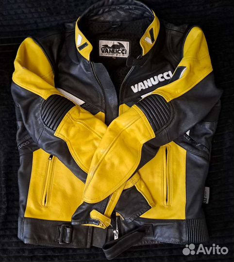 Мотокуртка