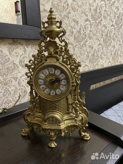 Бронзовые часы настольные