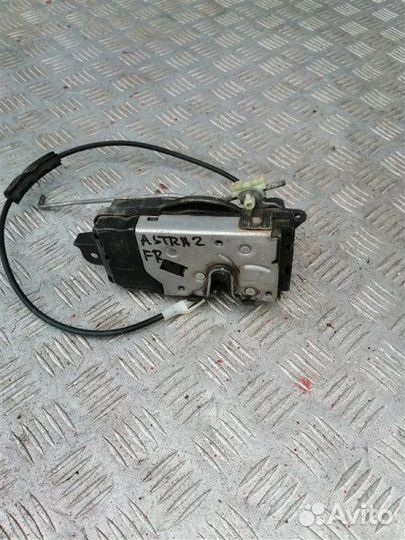 Замок двери передний правый Opel Astra H L69