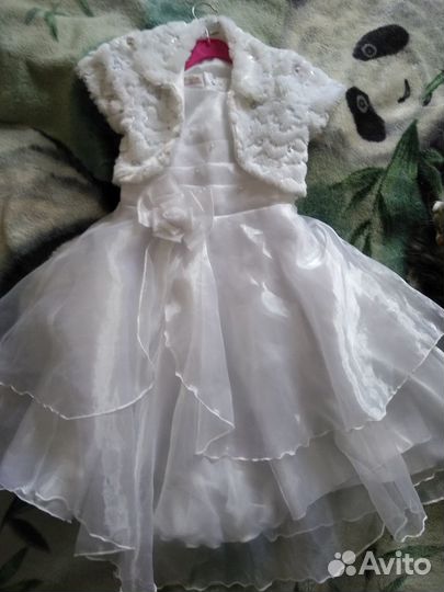 Платье красивое с шубкой