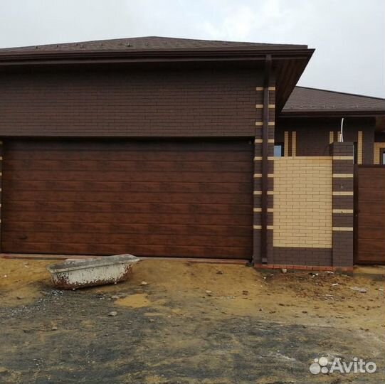 Секционные ворота