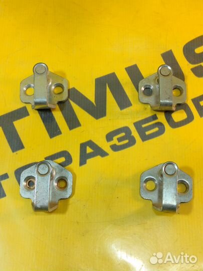 Ответная часть замка двери Ford Fusion