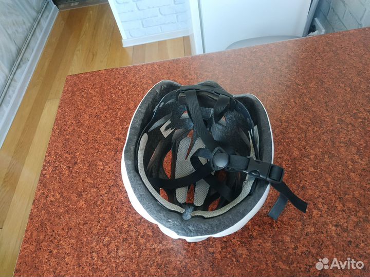 Шлем защитный (велосипед, роллеры и т.п.)