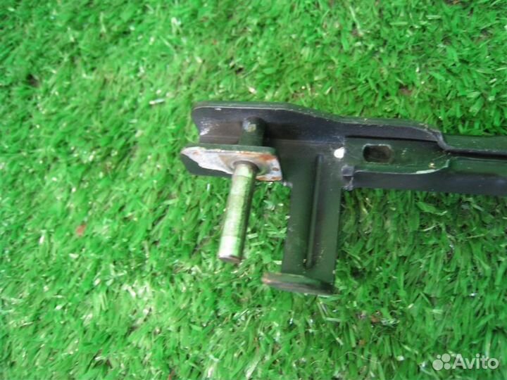 Поводок стеклоочистителя левый Ford Focus 2 (CB4)