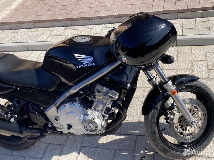 Honda cb1