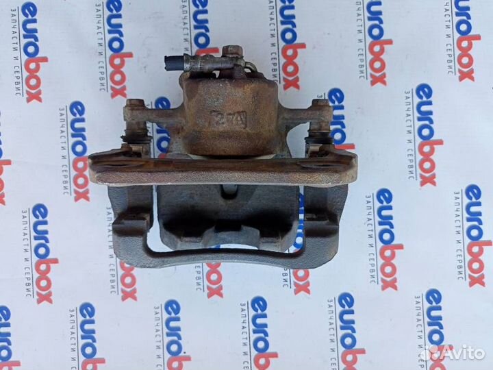 Суппорт передний левый Toyota RAV 4 2006-2013